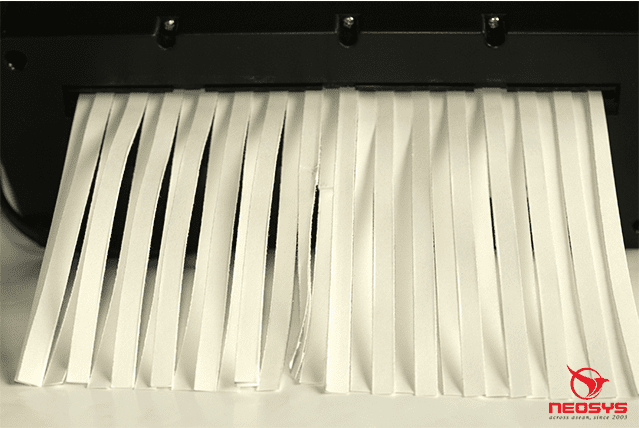 Avoid Folding Papers before Feeding the Shredder-Document shredder